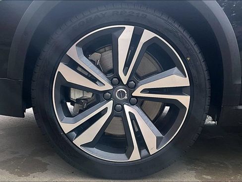 Certified 2025 Volvo V60 B5 Cross Country Plus AWD/4WD image 11