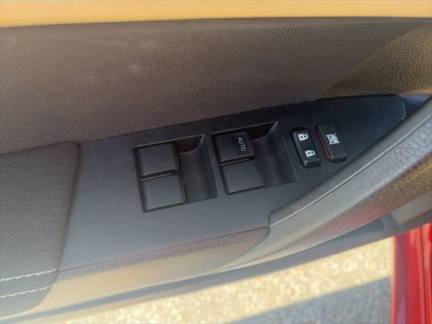 Used 2019 Toyota Corolla LE image 18