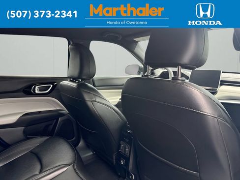 Used 2025 Jeep Compass Limited AWD/4WD image 16