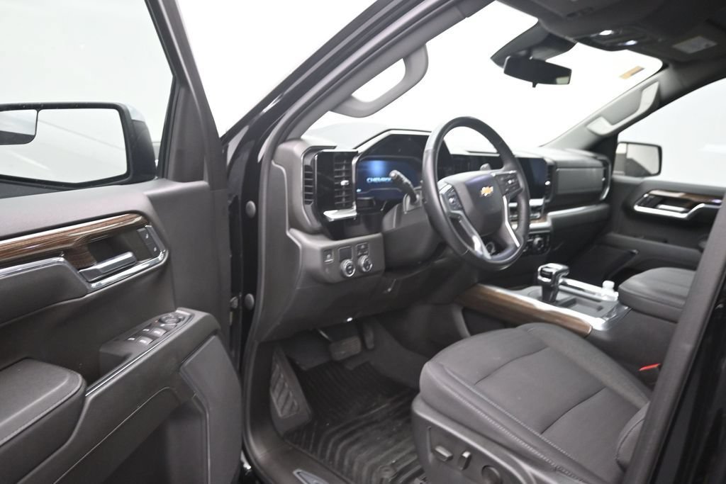 Used 2023 Chevrolet Silverado 1500 LT RWD image 10