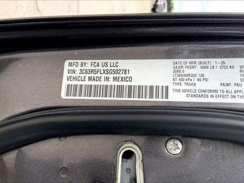 Used 2025 RAM 2500 Laramie AWD/4WD image 31
