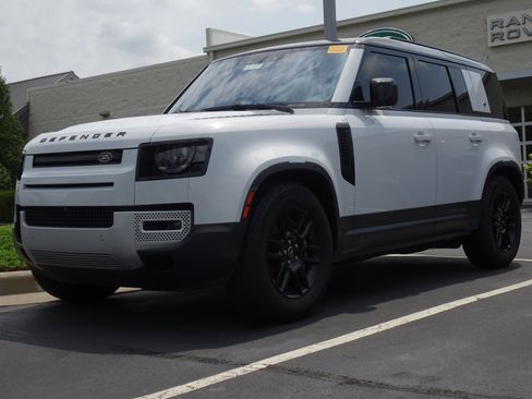 Used 2021 Land Rover Defender 110 SE AWD/4WD image 1