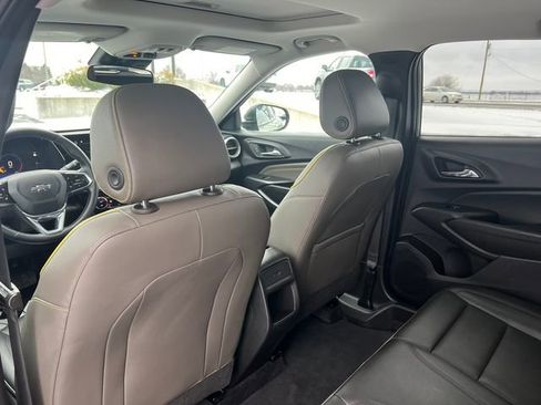 Certified 2024 Chevrolet Trax ACTIV w/ Sunroof Package image 34
