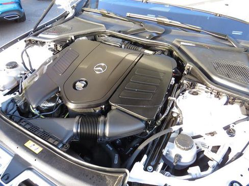 Used 2025 Mercedes-Benz E 350 4MATIC Sedan image 7