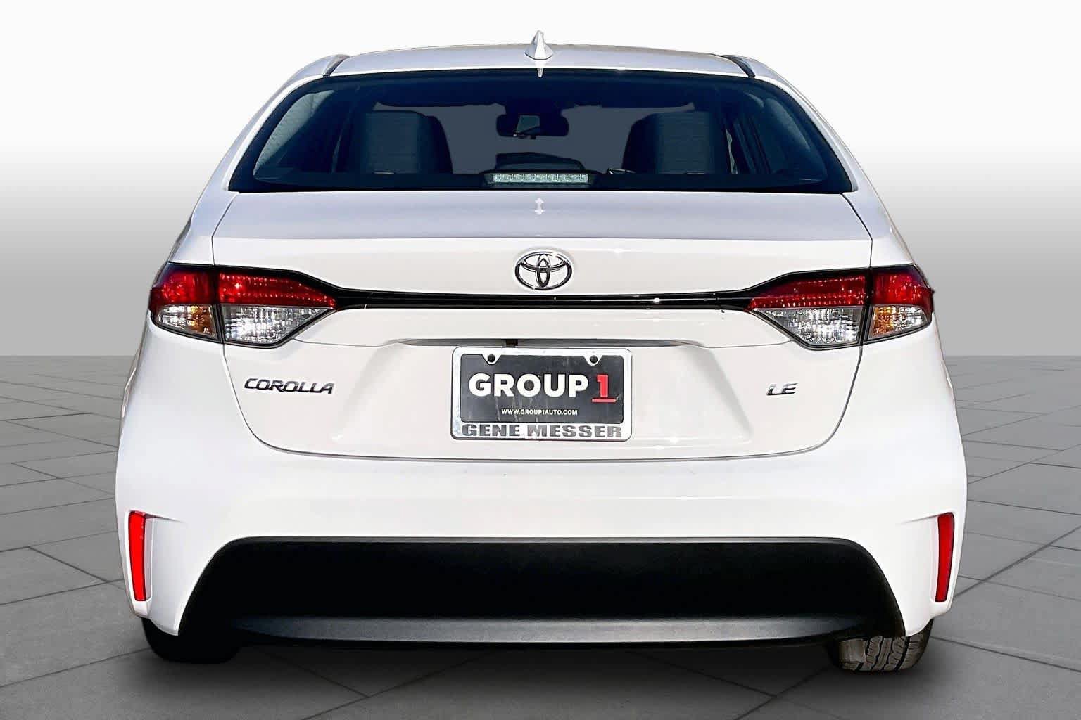 Used 2025 Toyota Corolla LE FWD image 4