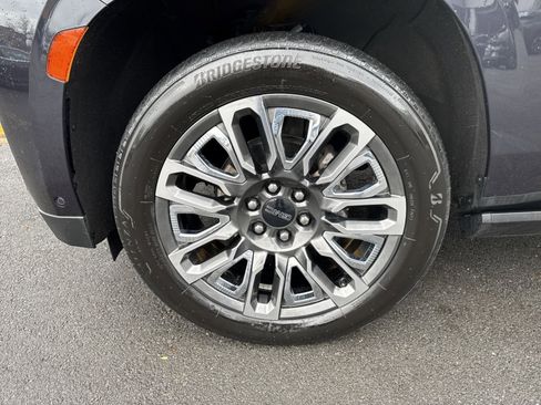 Used 2023 GMC Yukon Denali Ultimate image 12