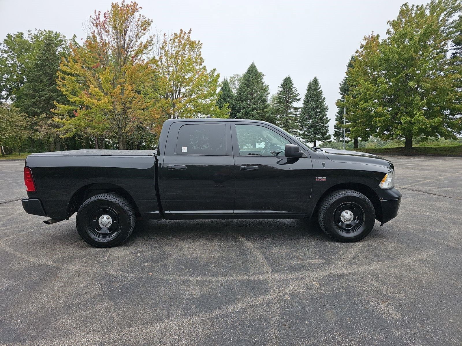 Used 2016 RAM 1500 4x4 Crew Cab image 7