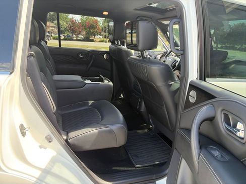 Used 2023 INFINITI QX80 Sensory w/ All-Season Package AWD/4WD image 14