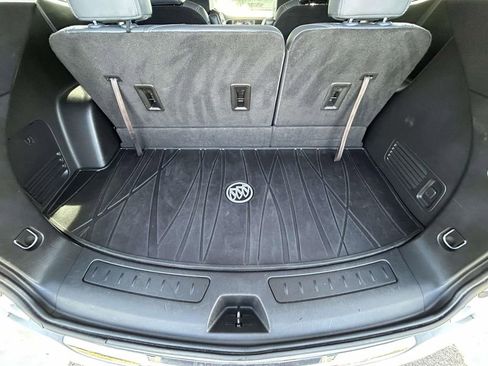 Used 2020 Buick Enclave Essence w/ Sound and Sites Package AWD/4WD image 17