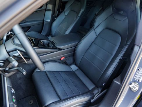 New 2025 Porsche Panamera 4 image 5