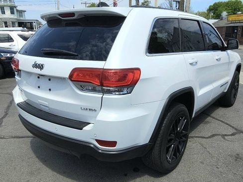 Used 2018 Jeep Grand Cherokee Laredo AWD/4WD image 6
