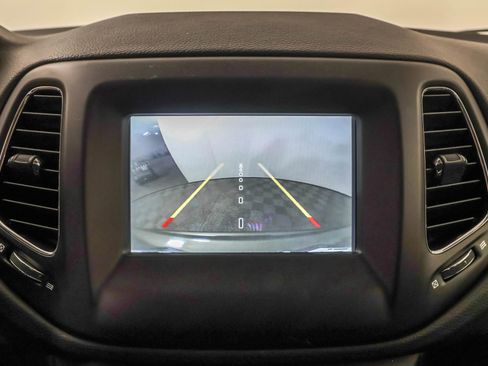 Used 2018 Jeep Compass Latitude w/ Popular Equipment Group image 7