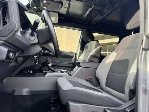 Used 2025 Ford Bronco Big Bend image 13