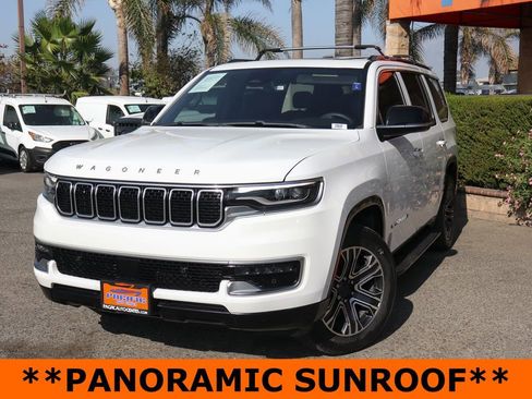 Used 2023 Jeep Wagoneer 4WD w/ Premium Group I image 4