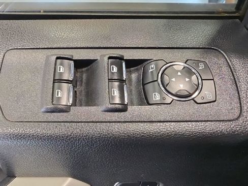 Used 2018 Ford F150 Lariat w/ Equipment Group 502A Luxury AWD/4WD image 18