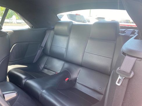 Used 2005 Ford Mustang Convertible RWD image 10