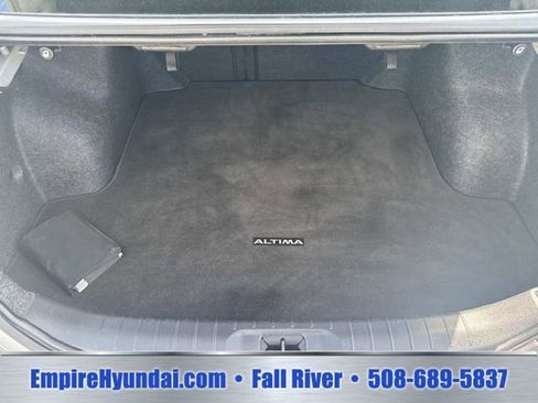 Used 2024 Nissan Altima 2.5 SV FWD image 7
