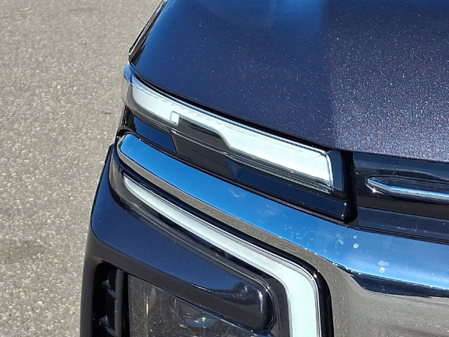 Used 2025 Chevrolet Suburban Premier AWD/4WD image 28