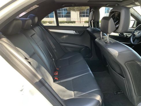 Used 2009 Mercedes-Benz C 300 Sport image 23