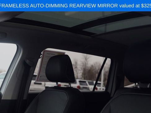 Used 2021 Volkswagen Tiguan SE w/ Panoramic Sunroof Package image 6