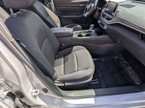 Used 2025 Nissan Altima 2.5 SV AWD/4WD image 32
