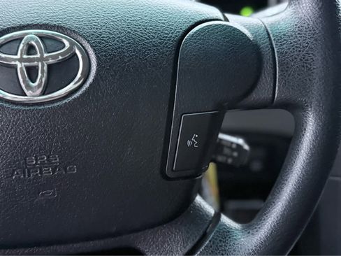 Used 2012 Toyota Tundra 4x4 CrewMax image 21