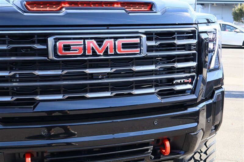 Used 2026 GMC Sierra 3500 AT4 w/ AT4 Premium Plus Package AWD/4WD image 9