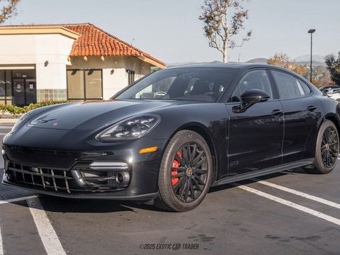 Used 2023 Porsche Panamera GTS image 14