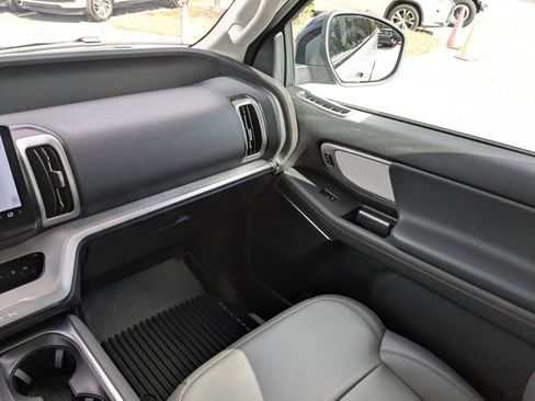 Certified 2025 Ford Expedition Max Active image 20