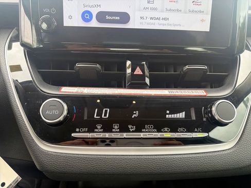 Used 2025 Toyota Corolla LE image 23