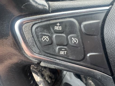 Used 2019 Chevrolet Equinox Premier image 18