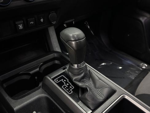 Used 2020 Toyota Tacoma TRD Sport RWD image 12