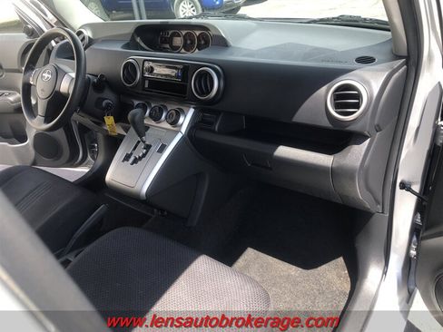 Used 2010 Scion xB FWD image 20
