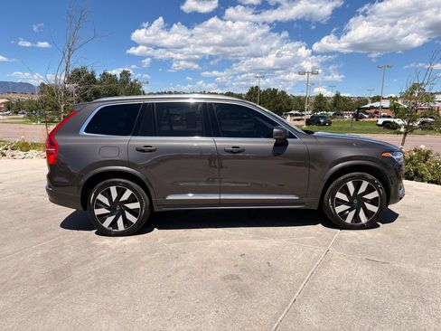 Used 2025 Volvo XC90 T8 Ultra w/ Protection Package AWD/4WD image 9