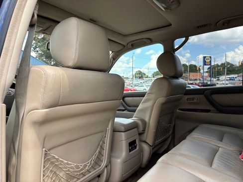 Used 2004 Toyota Land Cruiser w/ Convenience Pkg AWD/4WD image 22