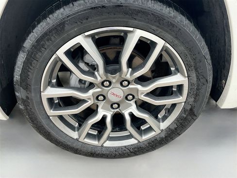 Used 2024 GMC Terrain Denali w/ Denali Premium Package image 33