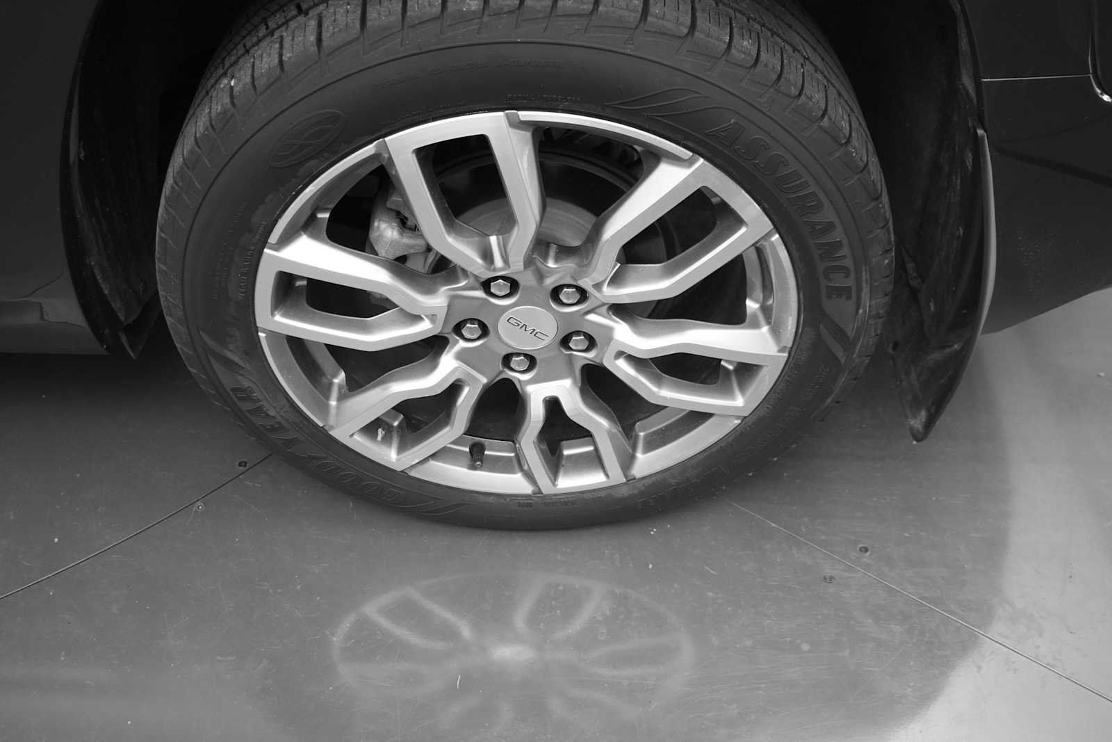 Used 2023 GMC Terrain Denali AWD/4WD image 5