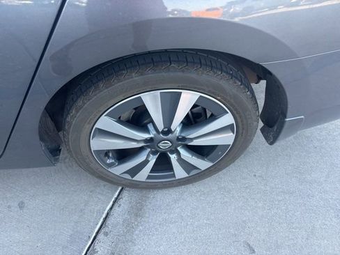 Used 2019 Nissan Sentra SV w/ Special Edition Package image 8