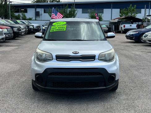 Used 2017 Kia Soul FWD image 3