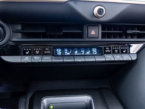 Used 2024 Toyota Crown Limited image 23