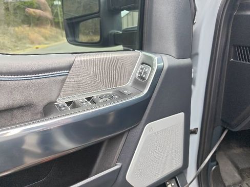 Used 2025 Ford F250 Platinum image 11