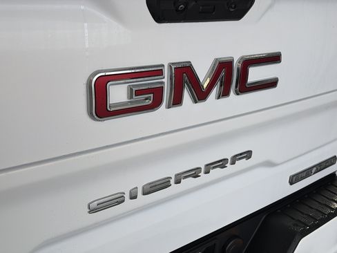 Used 2024 GMC Sierra 1500 Elevation w/ Preferred Package AWD/4WD image 15