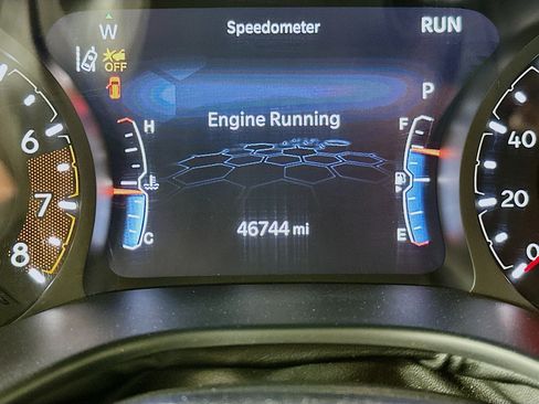 Used 2025 Jeep Compass Trailhawk AWD/4WD image 19
