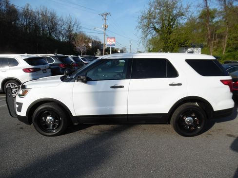 Used 2018 Ford Explorer 4WD Police Interceptor w/ Ultimate Wiring Package image 2