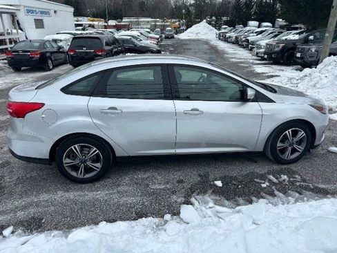 Used 2017 Ford Focus SE image 6