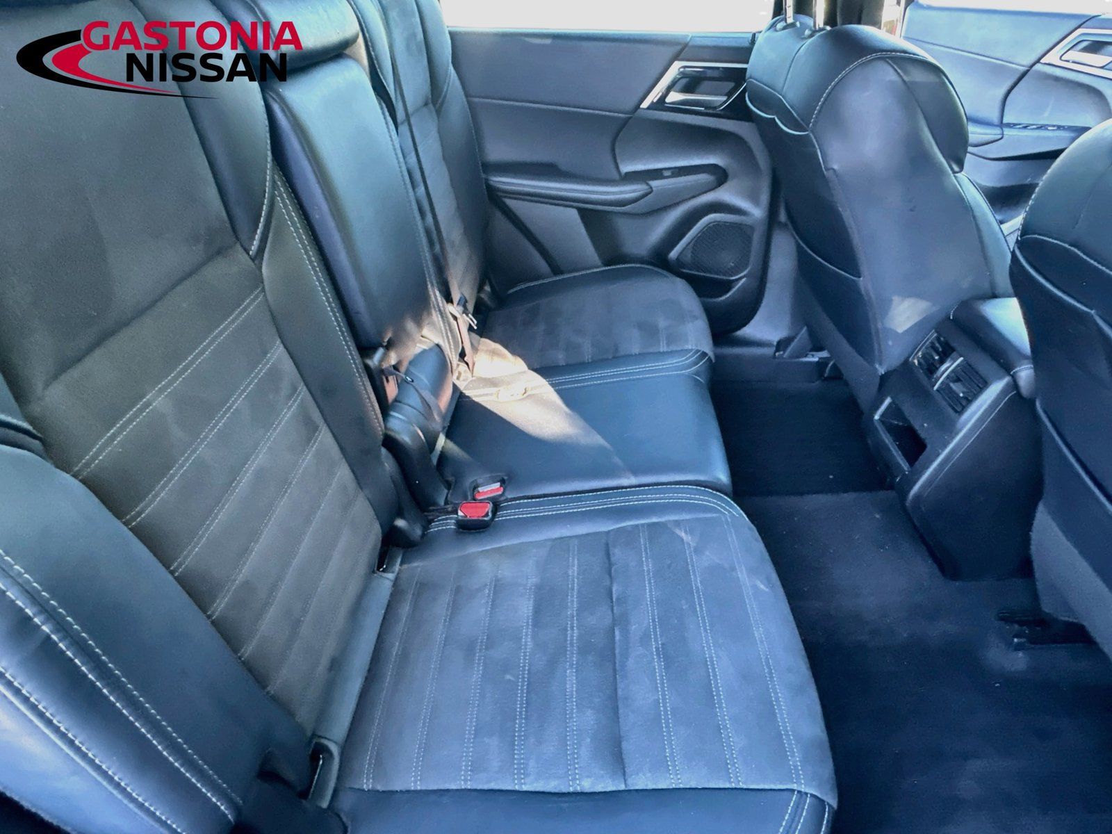 Used 2024 Mitsubishi Outlander SE AWD/4WD image 35