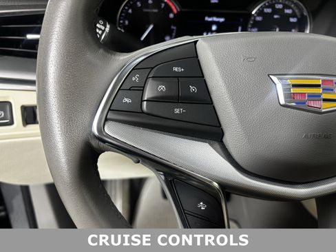Used 2022 Cadillac XT5 Premium Luxury image 8