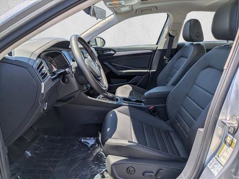 Used 2021 Volkswagen Jetta SE w/ SE Cold Weather Package FWD image 16
