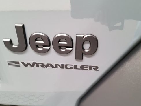 Used 2024 Jeep Wrangler Willys image 42