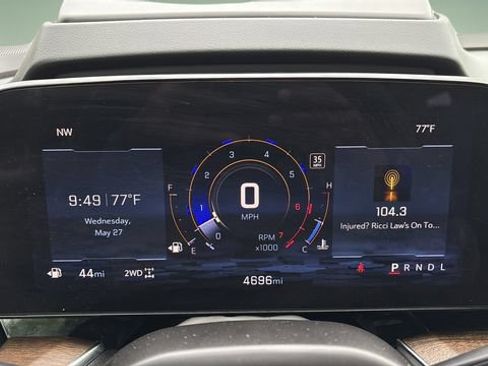Used 2025 Chevrolet Tahoe High Country AWD/4WD image 13